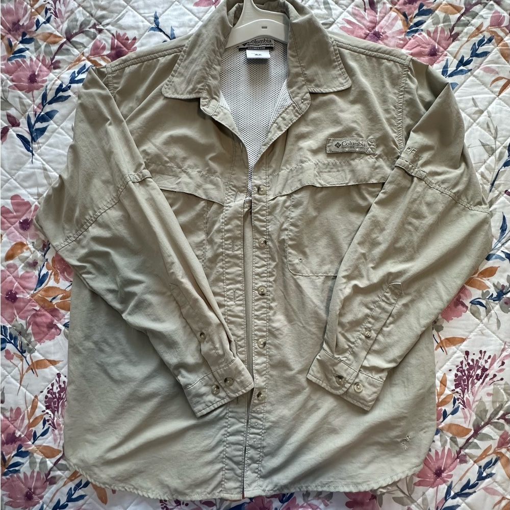 Columbia Men's Tan Shirt